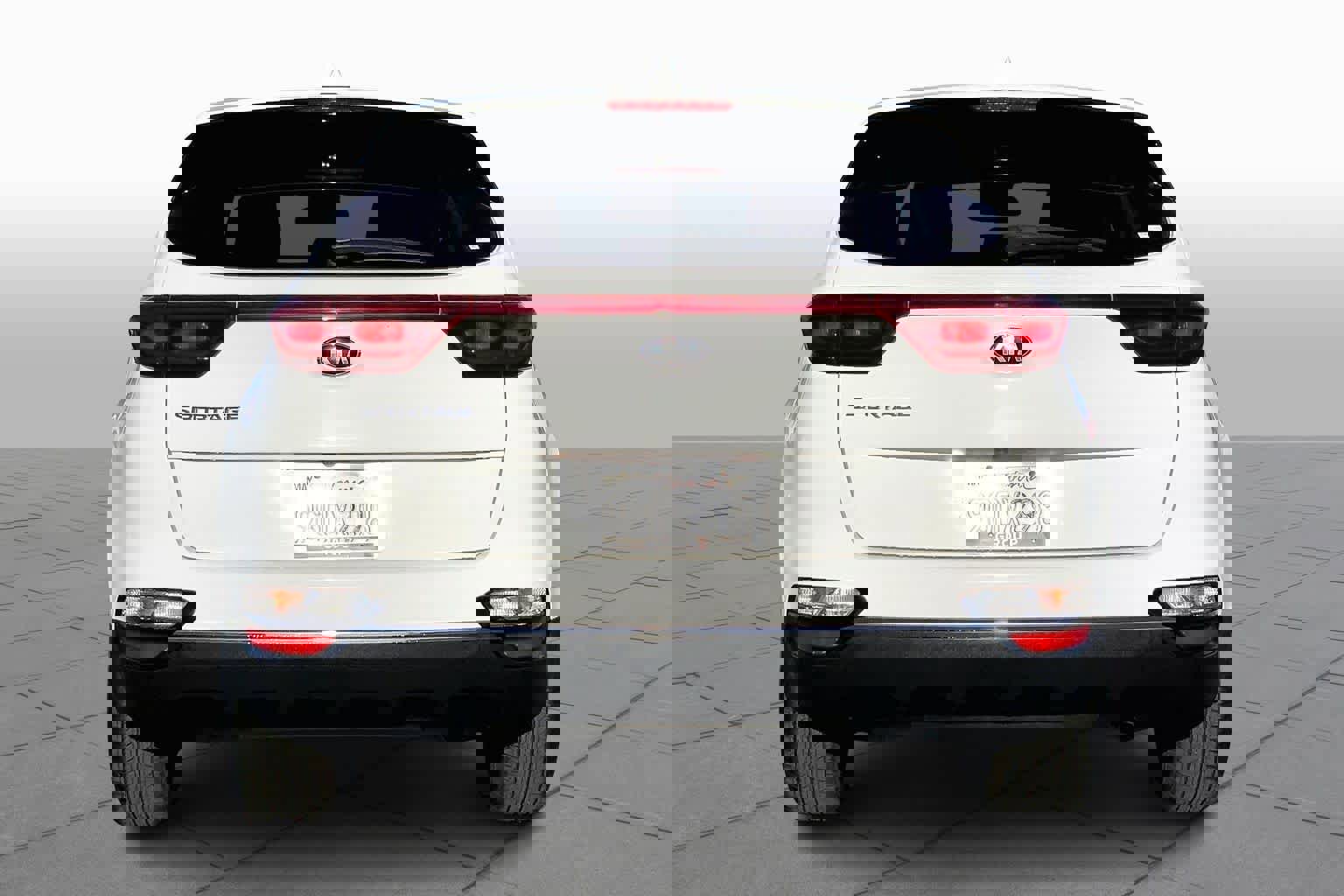 Used 2020 Kia Sportage LX image 4