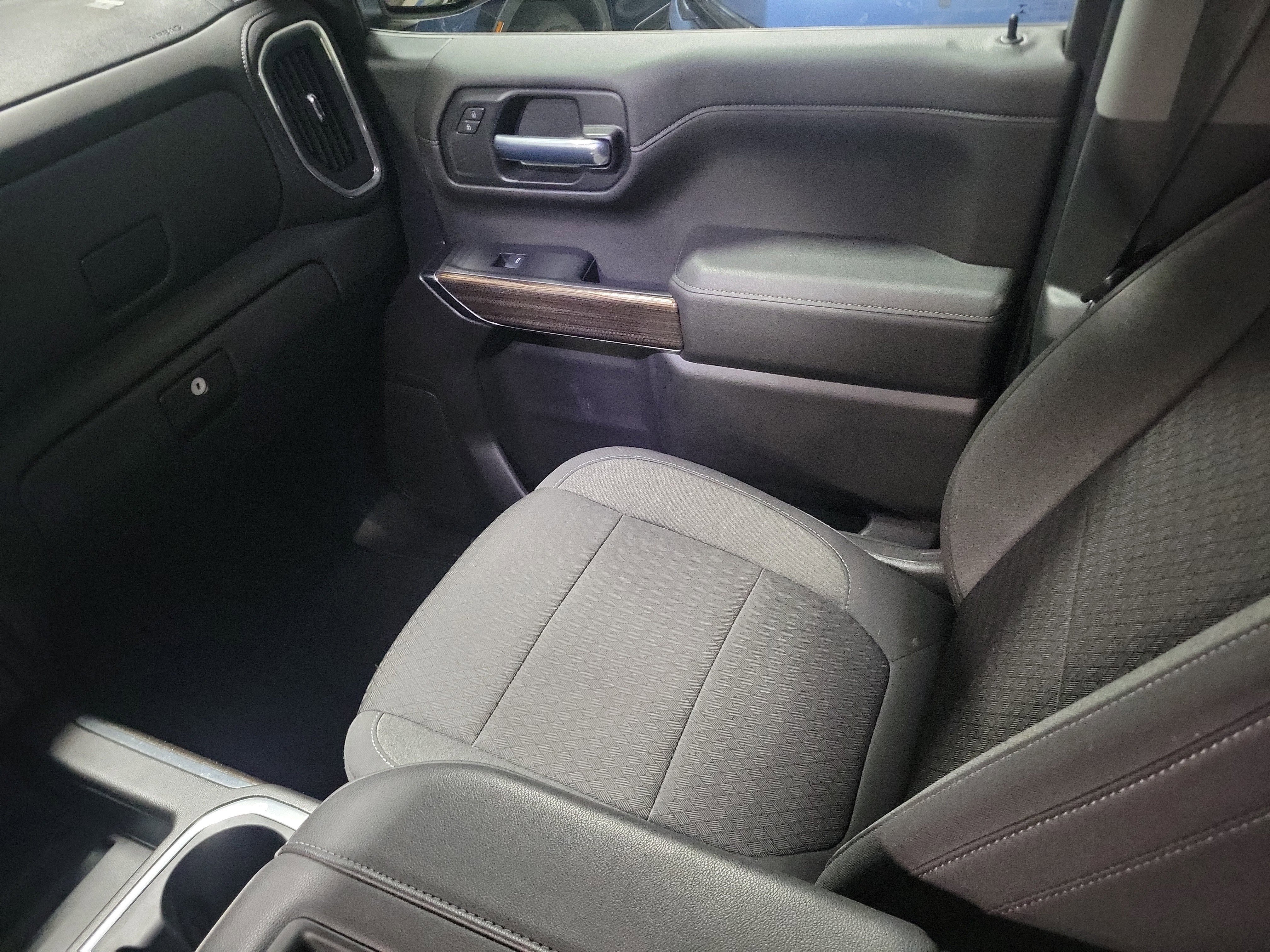 Used 2022 Chevrolet Silverado 1500 LT Trail Boss w/ Safety Package image 17