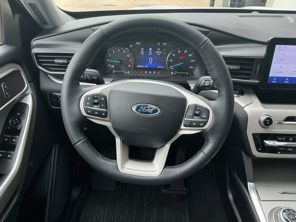 Used 2023 Ford Explorer XLT w/ Equipment Group 202A image 12