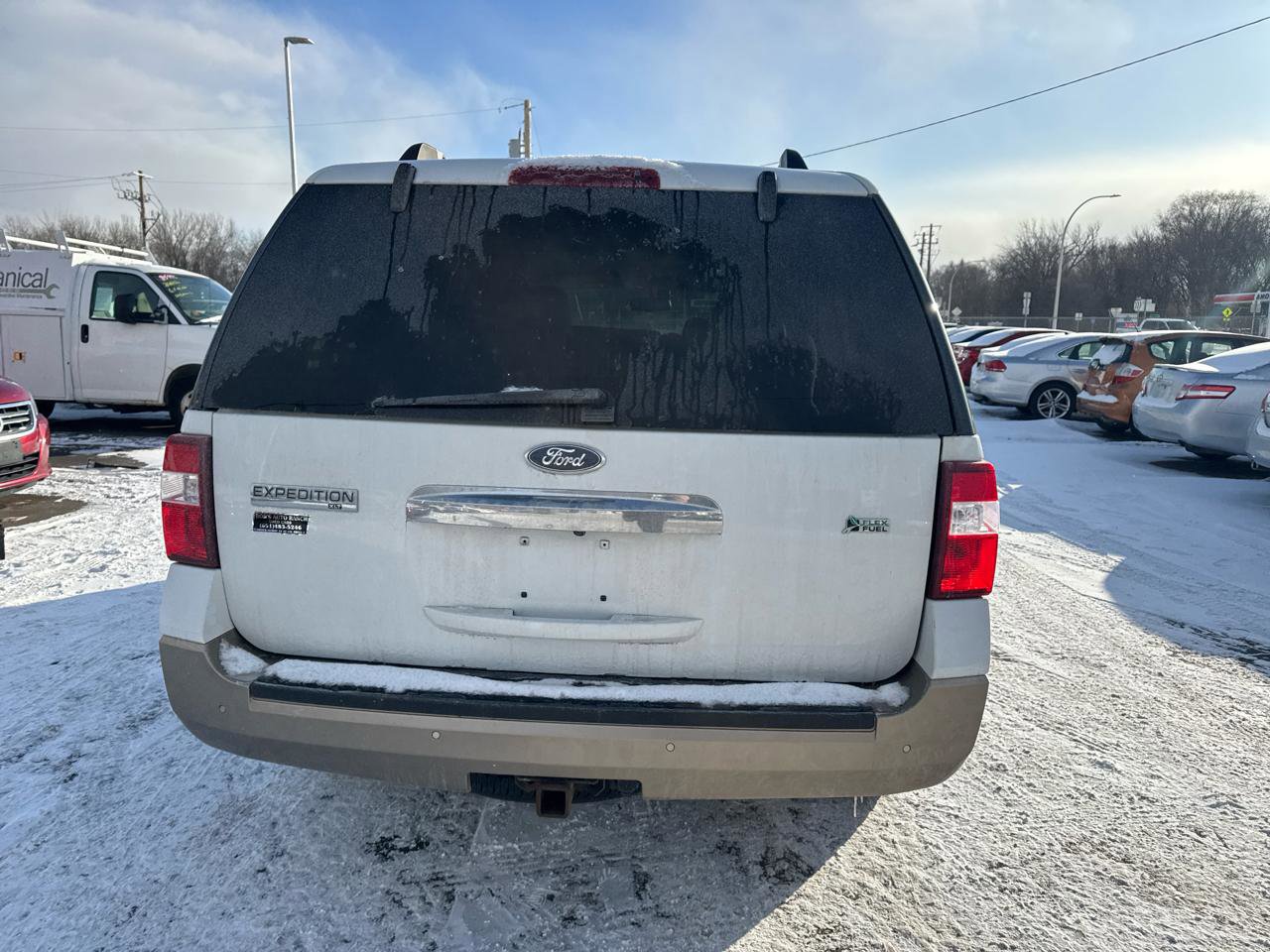 Used 2014 Ford Expedition XLT w/ Equipment Group 202A AWD/4WD image 6