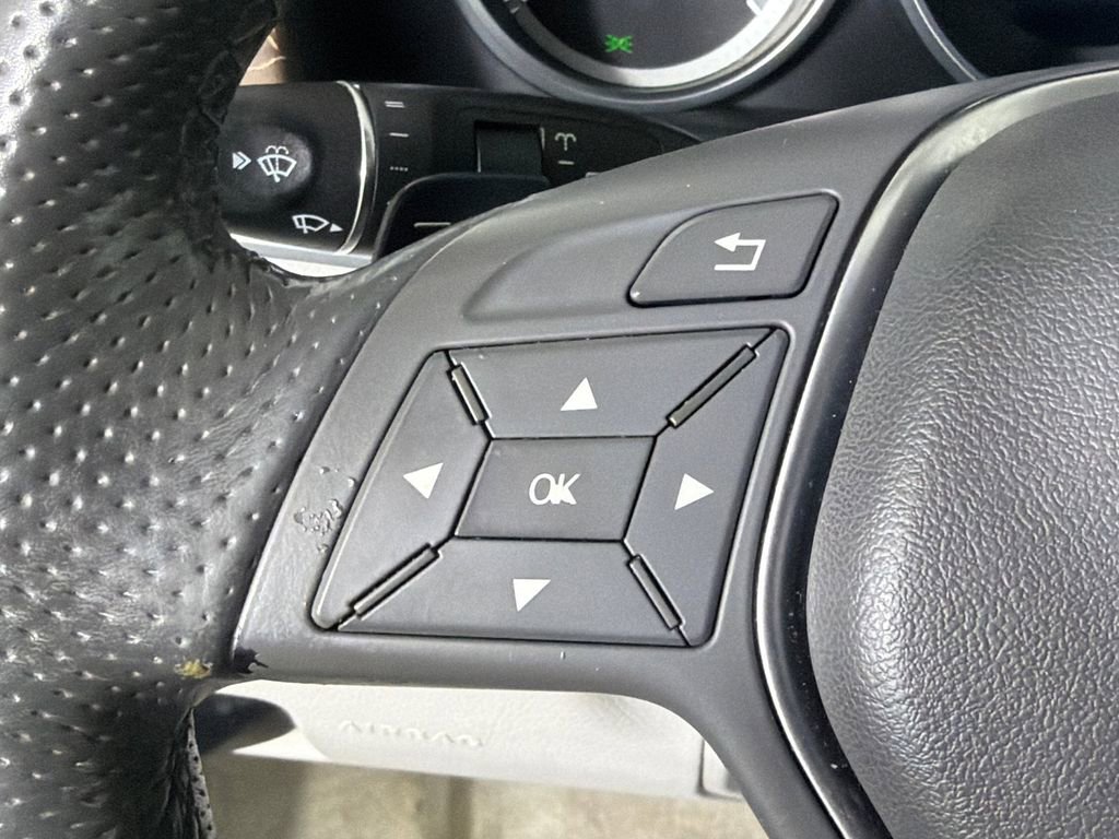 Used 2016 Mercedes-Benz E 350 4MATIC Wagon image 27