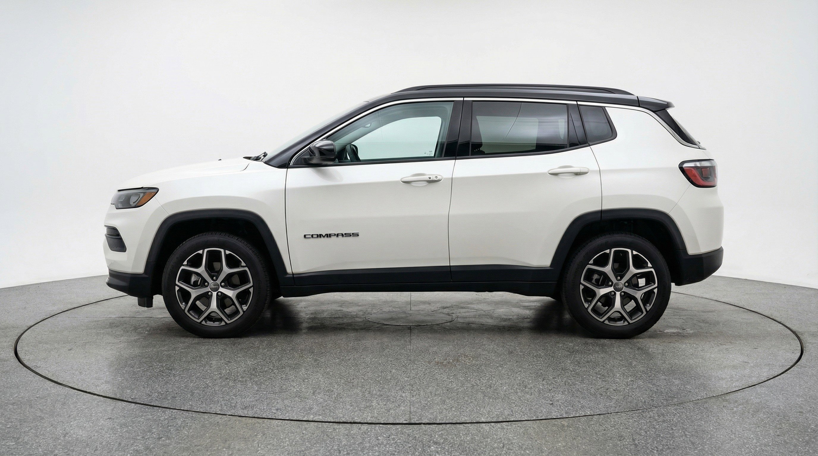 Used 2025 Jeep Compass Limited image 5