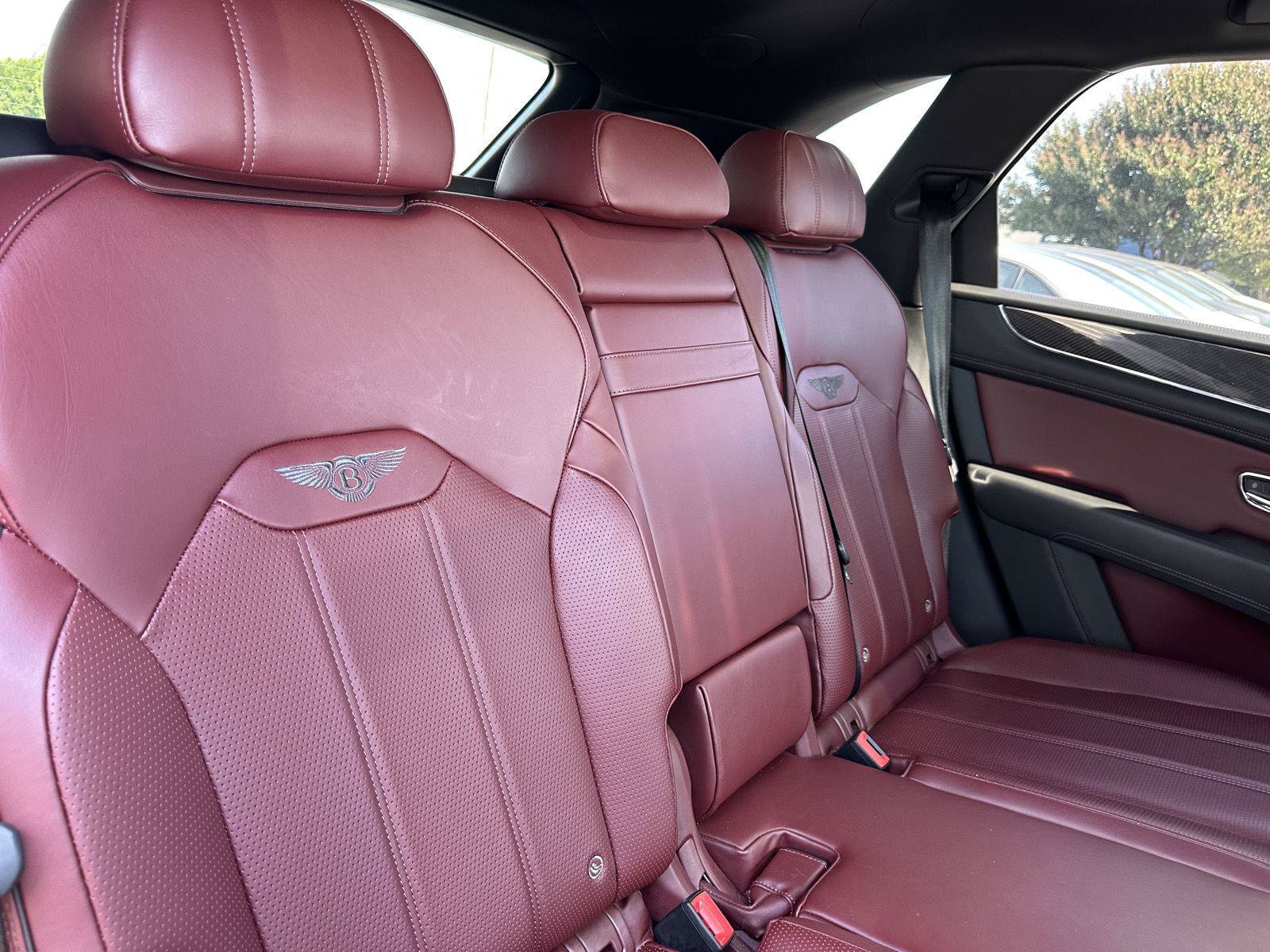 Used 2022 Bentley Bentayga AWD/4WD image 23