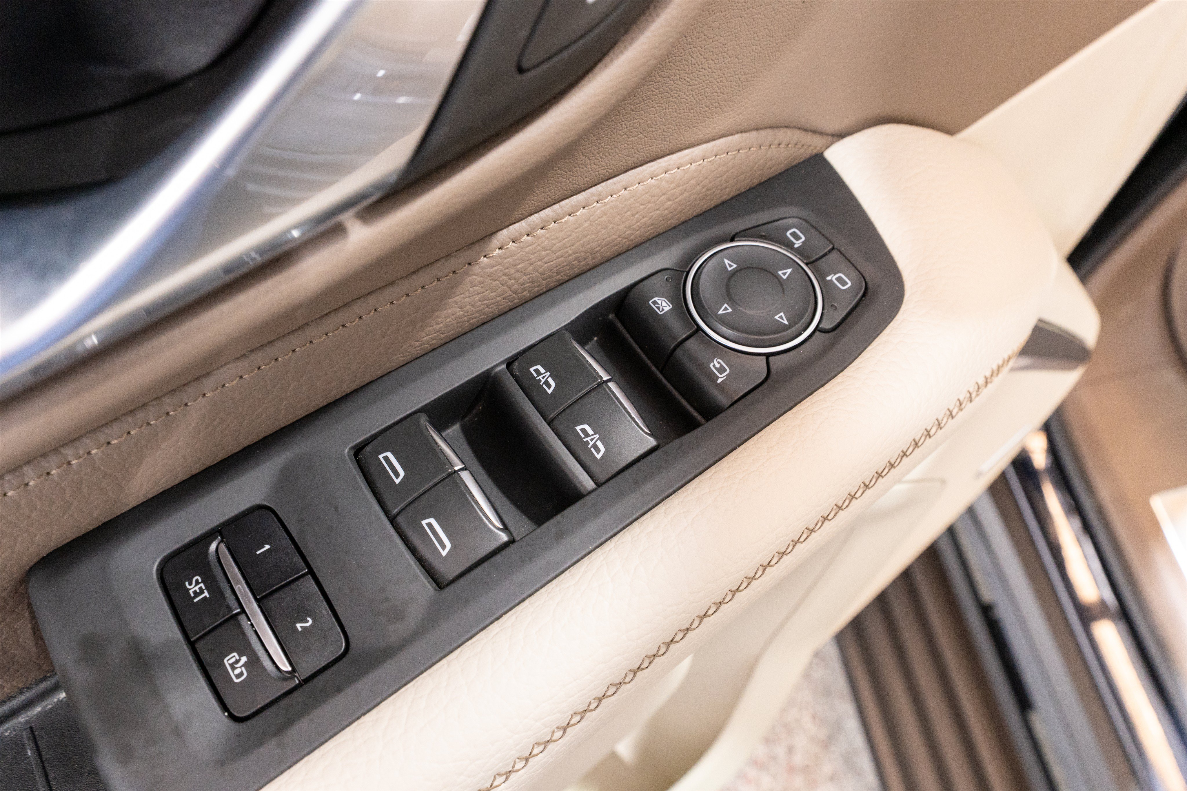 Used 2023 GMC Yukon Denali AWD/4WD image 15