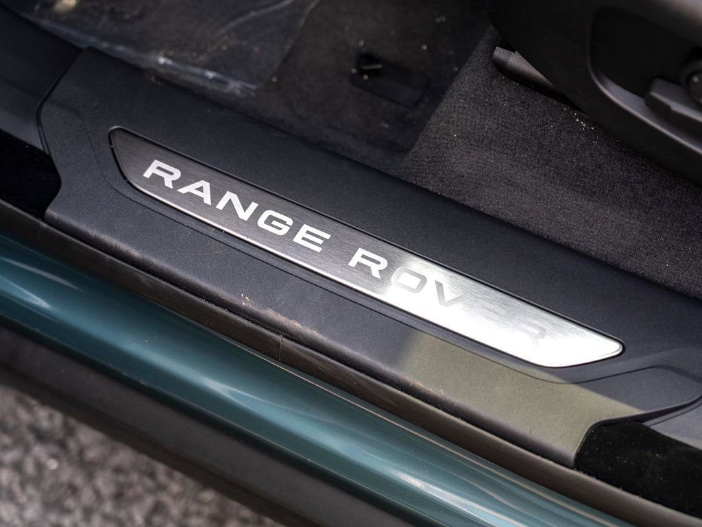 New 2026 Land Rover Range Rover Velar S image 15