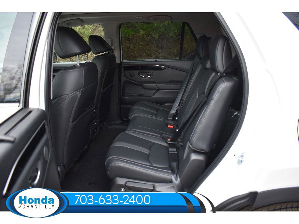 New 2025 Honda Pilot Touring image 30