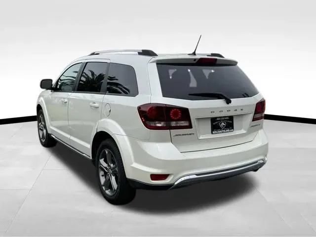 Used 2017 Dodge Journey Crossroad FWD image 4