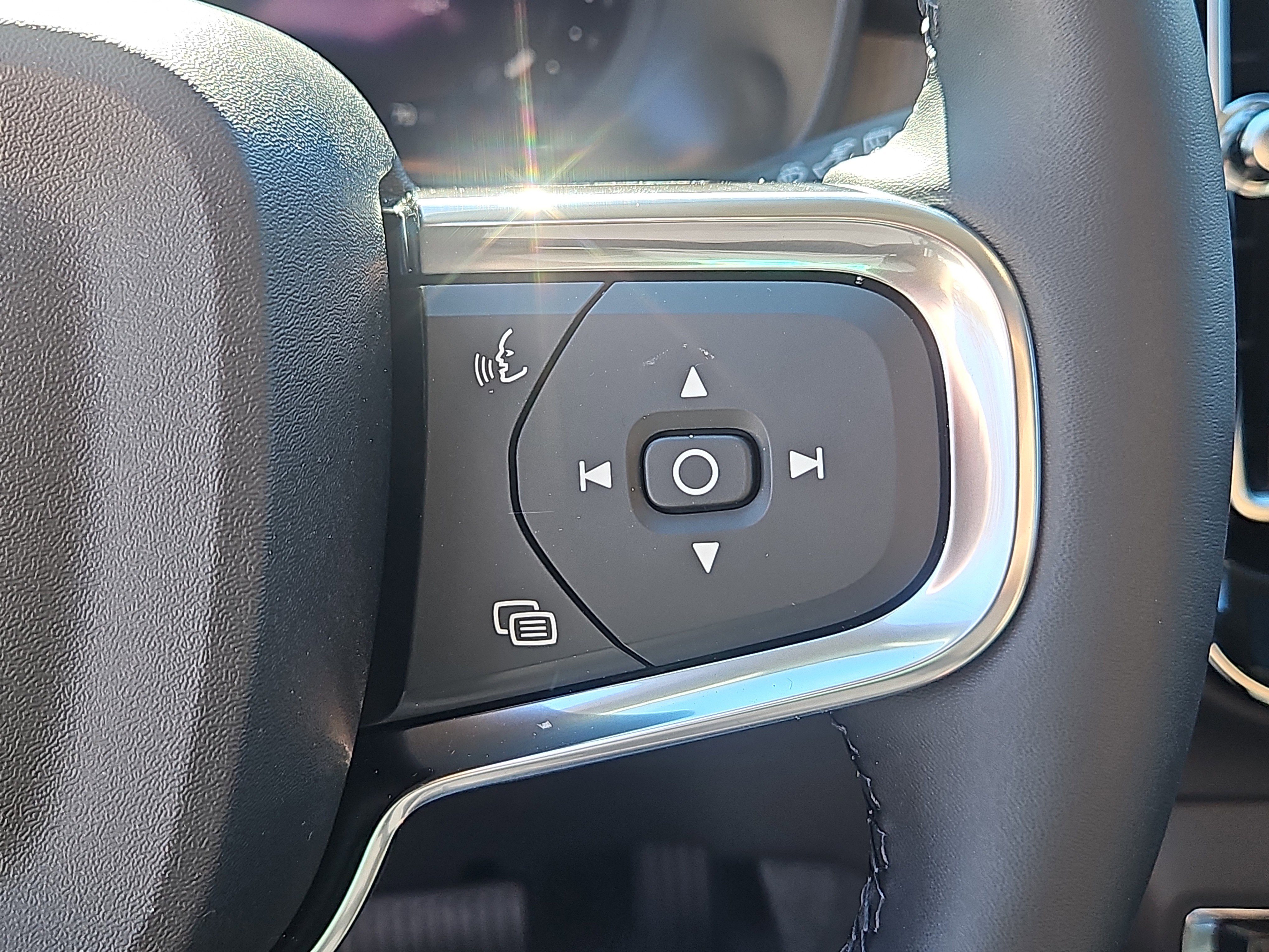 New 2026 Volvo XC40 B5 Core w/ Protection Package Premier image 15