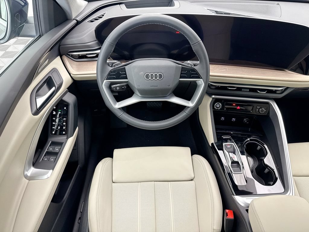 Used 2025 Audi Q5 Premium Plus w/ Premium Plus AWD/4WD image 11