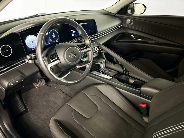Used 2023 Hyundai Elantra SEL w/ Convenience Package FWD image 19