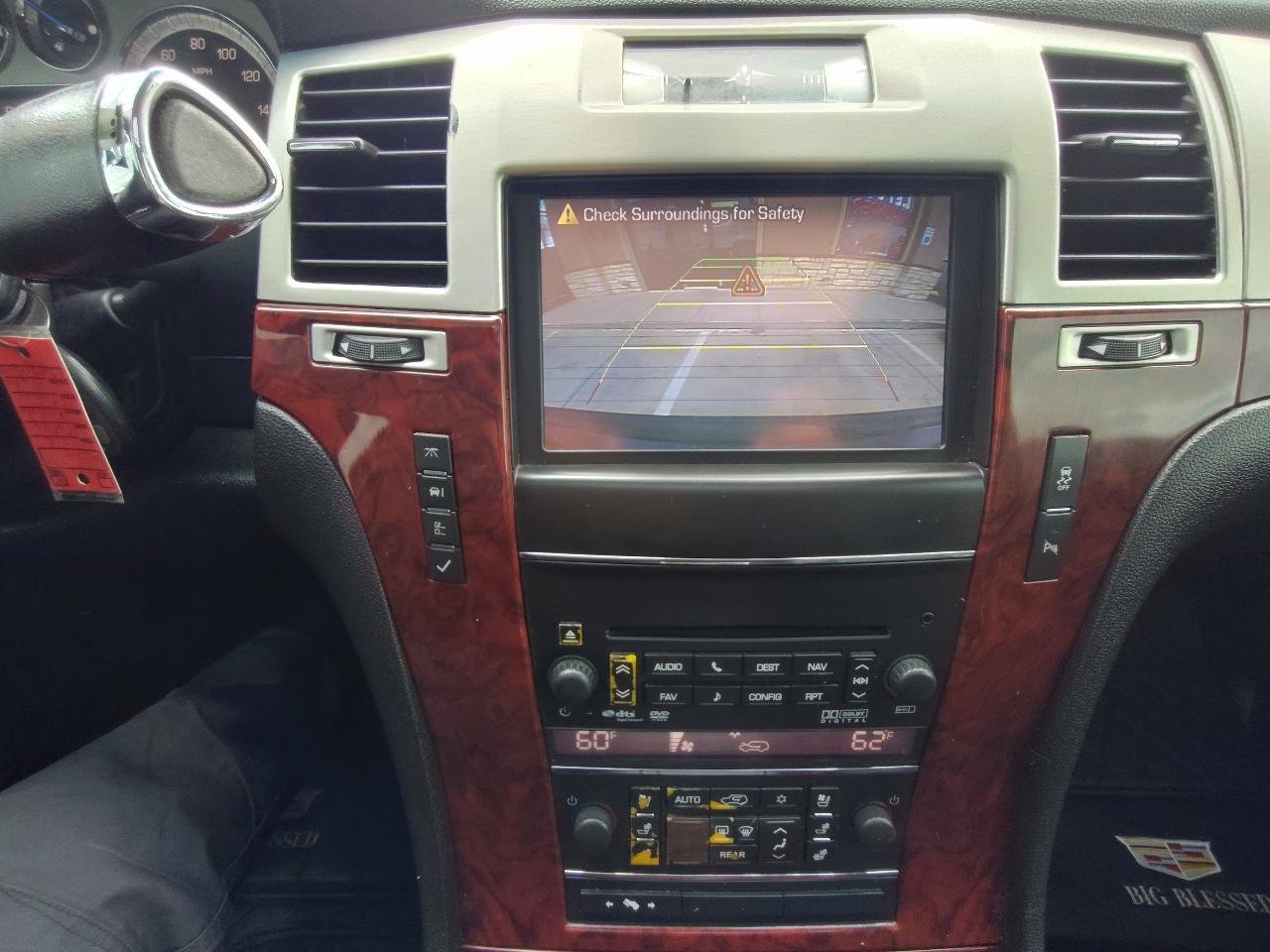 Used 2012 Cadillac Escalade Luxury RWD image 21