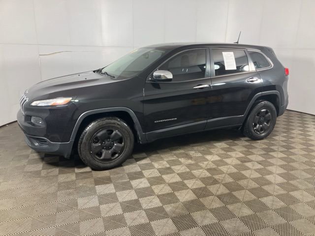 Used 2016 Jeep Cherokee Sport image 2