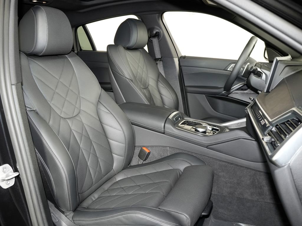 Used 2025 BMW X6 xDrive40i w/ Premium Package image 38
