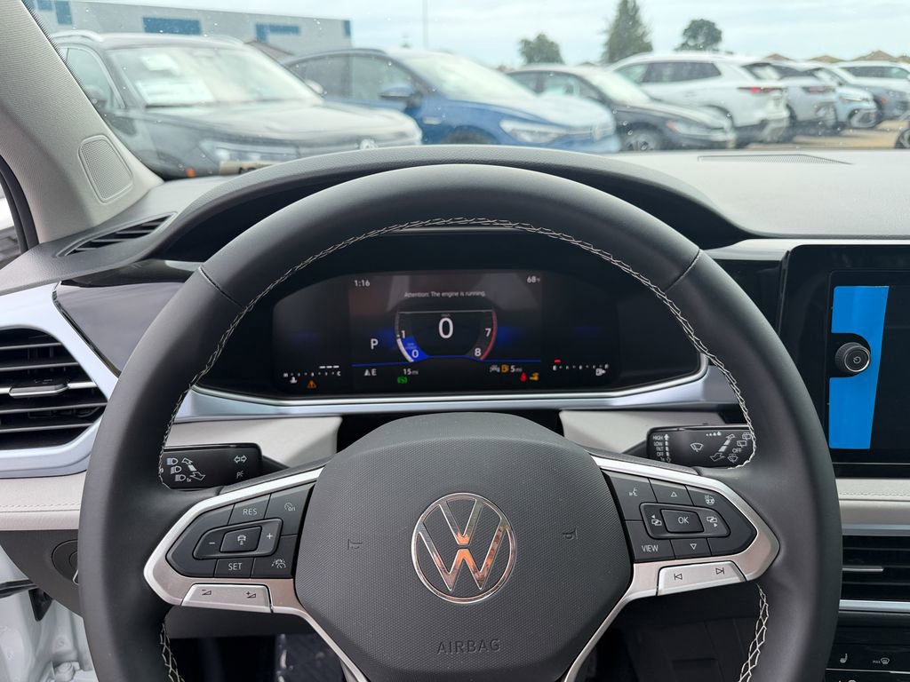 New 2026 Volkswagen Taos SE FWD image 14
