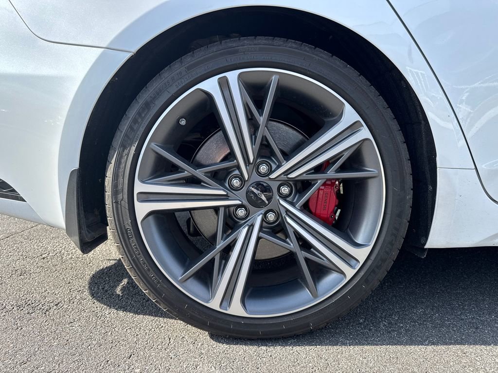 Used 2025 Genesis G70 2.5T w/ Sport Prestige Package image 17