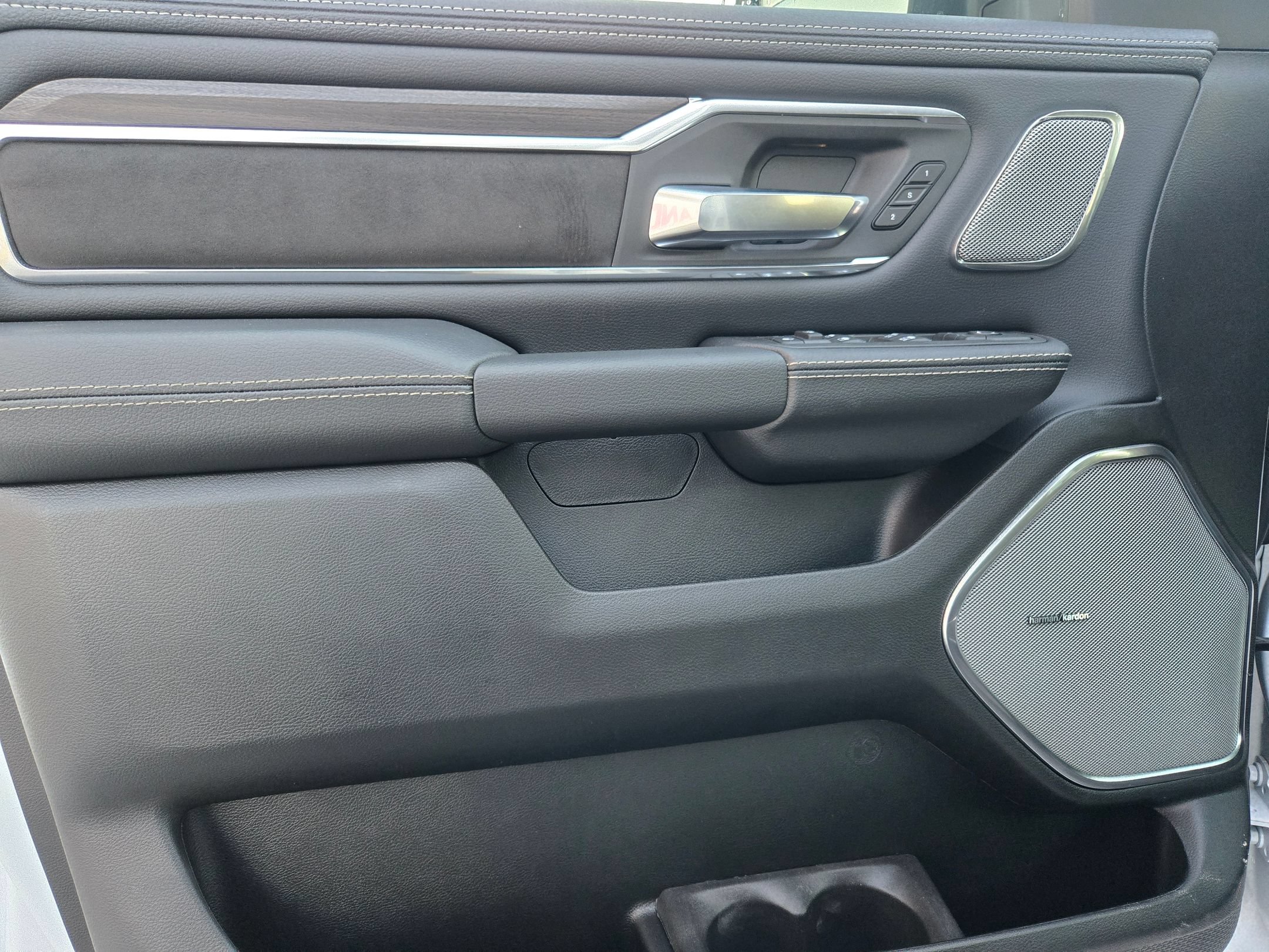 New 2026 RAM 1500 Laramie w/ Night Edition AWD/4WD image 21