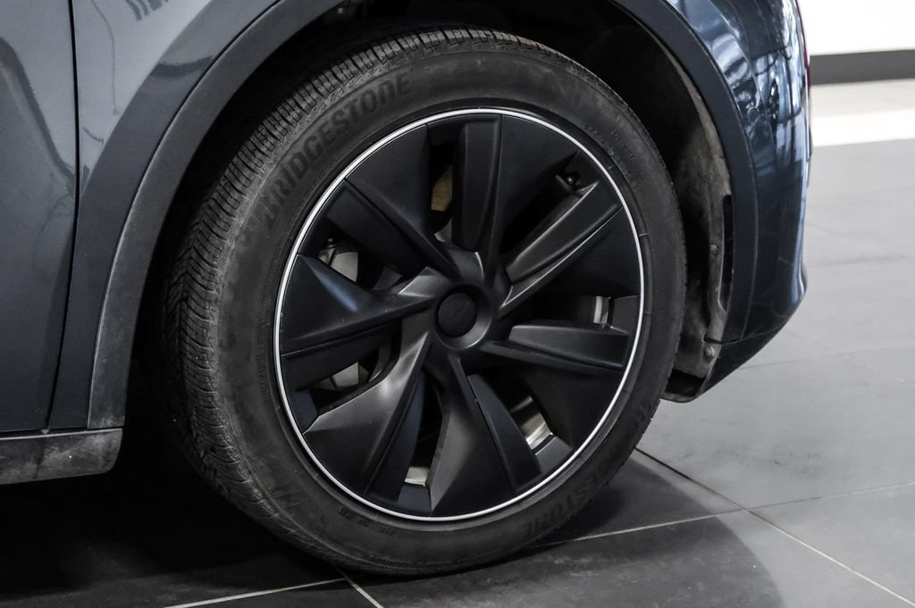 Used 2022 Tesla Model Y Long Range AWD/4WD image 55