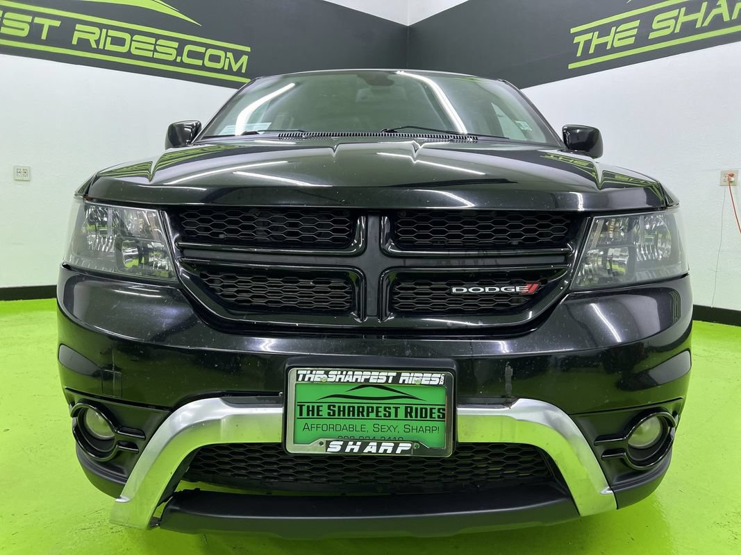 Used 2019 Dodge Journey Crossroad FWD image 3
