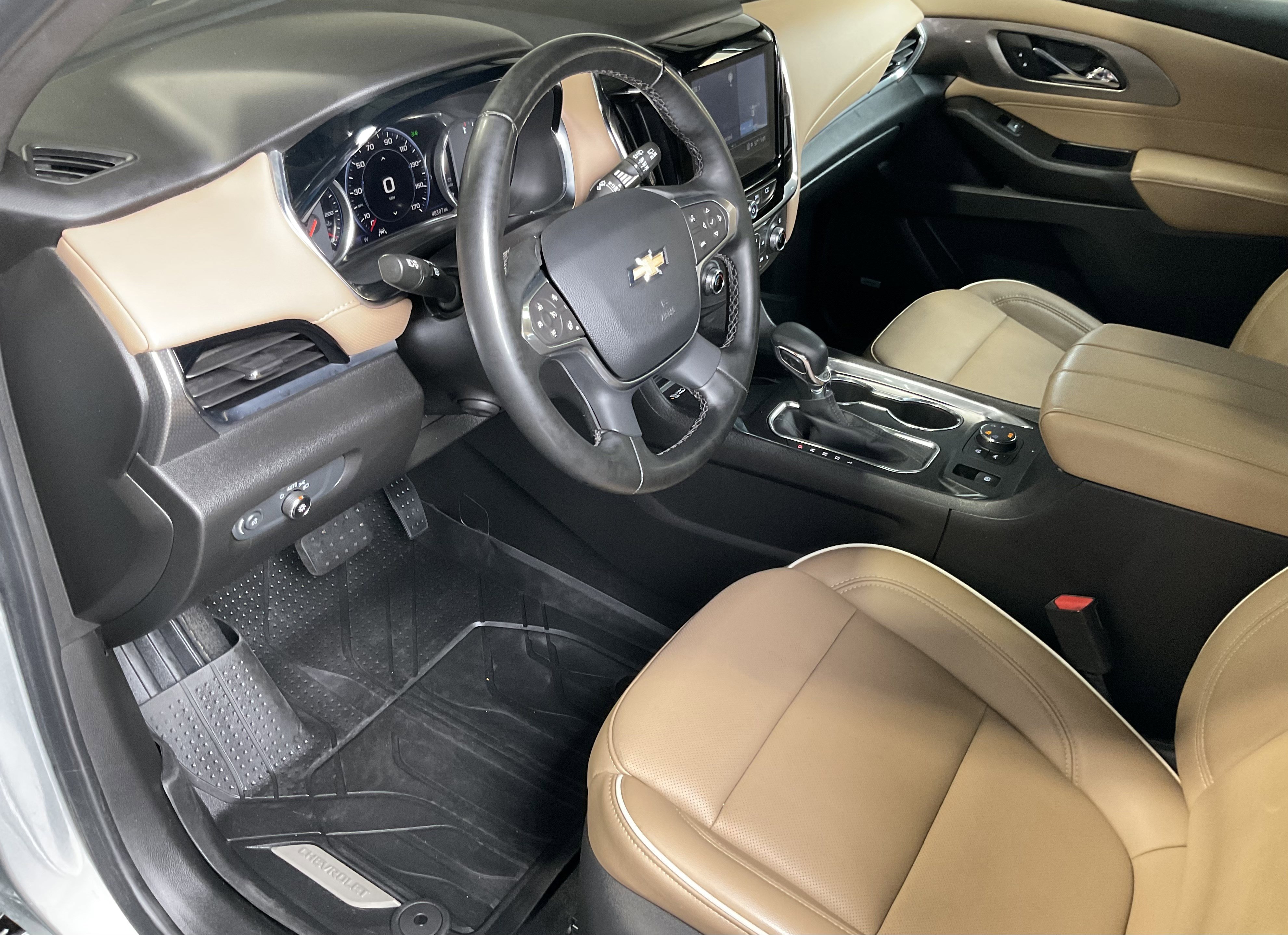 Used 2023 Chevrolet Traverse Premier image 25