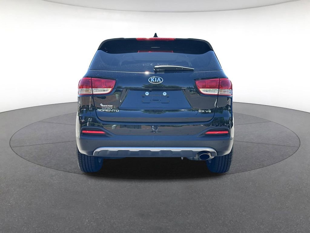 Used 2017 Kia Sorento EX w/ EX Advanced Touring Package AWD/4WD image 4