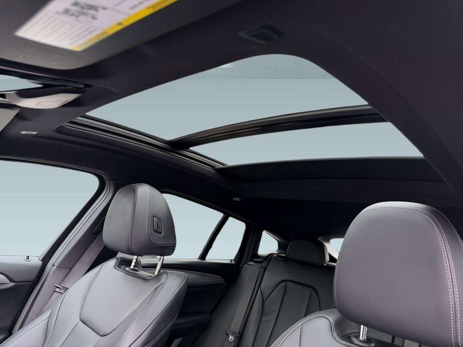 Certified 2025 BMW X4 xDrive30i image 15