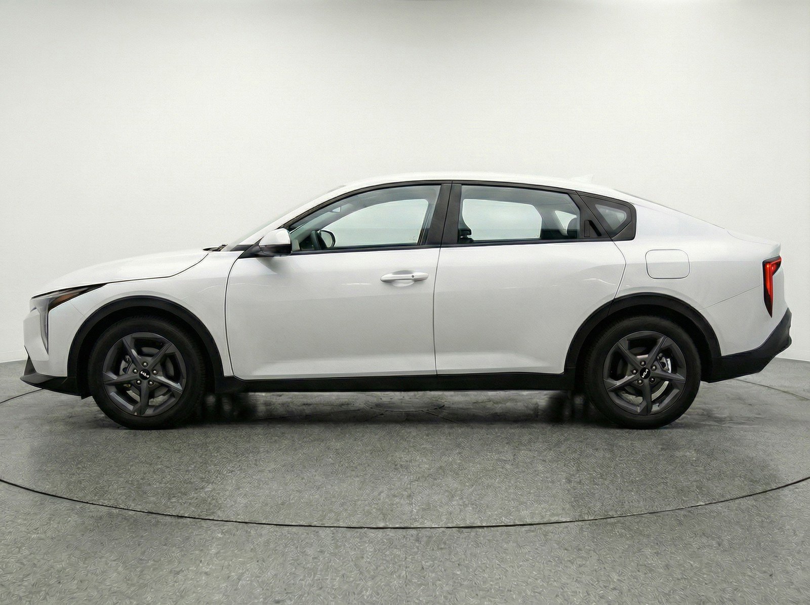 Used 2025 Kia K4 LXS image 5