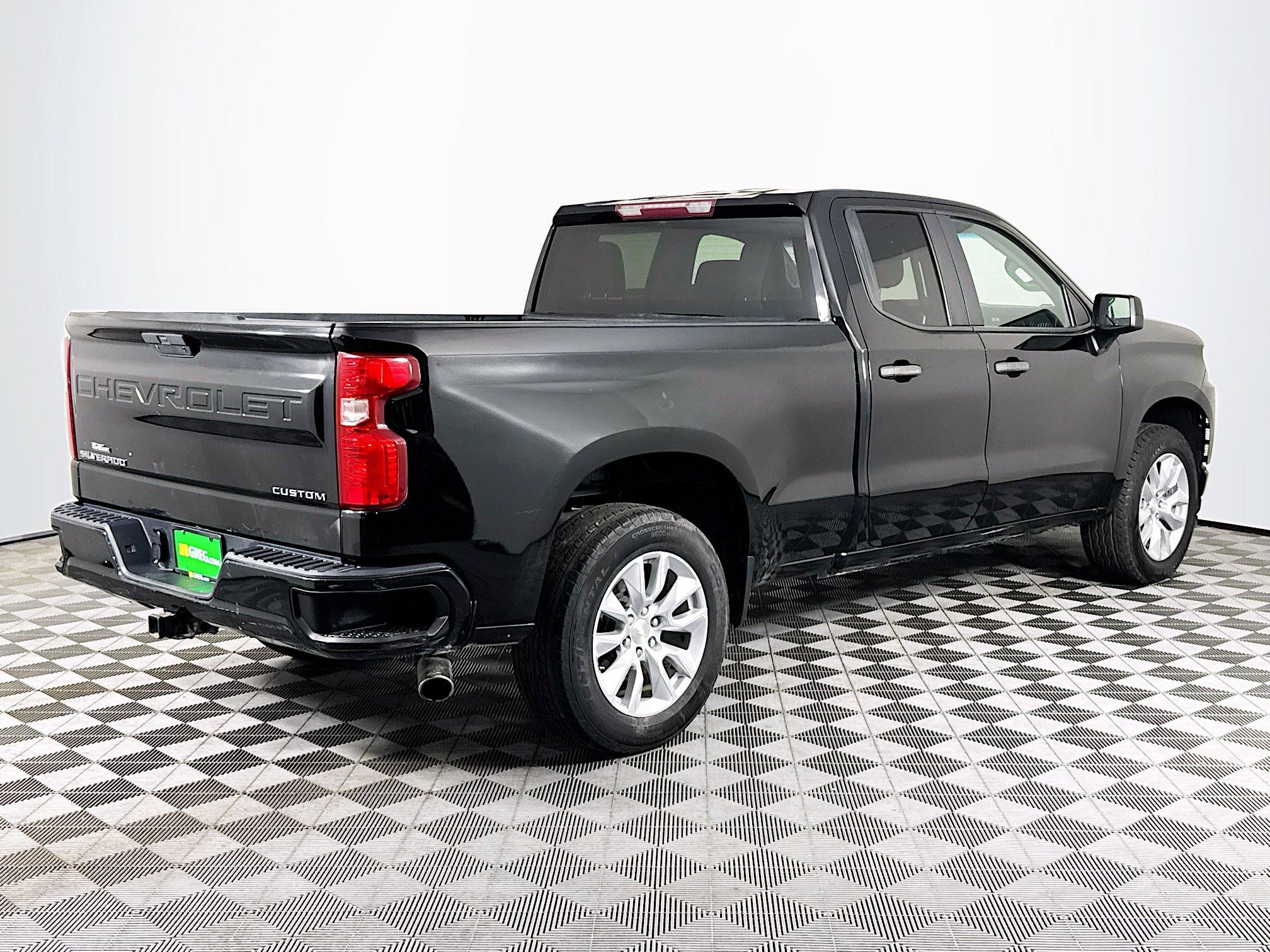 Used 2020 Chevrolet Silverado 1500 Custom w/ Custom Value Package RWD image 10