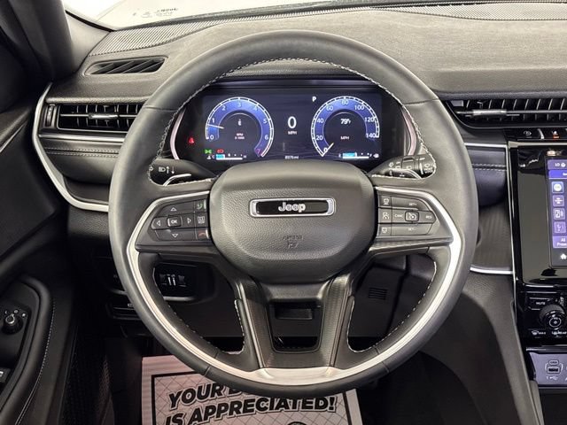 Used 2025 Jeep Grand Cherokee Altitude w/ Trailer Tow Package AWD/4WD image 37