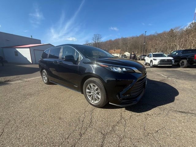 Used 2021 Toyota Sienna LE