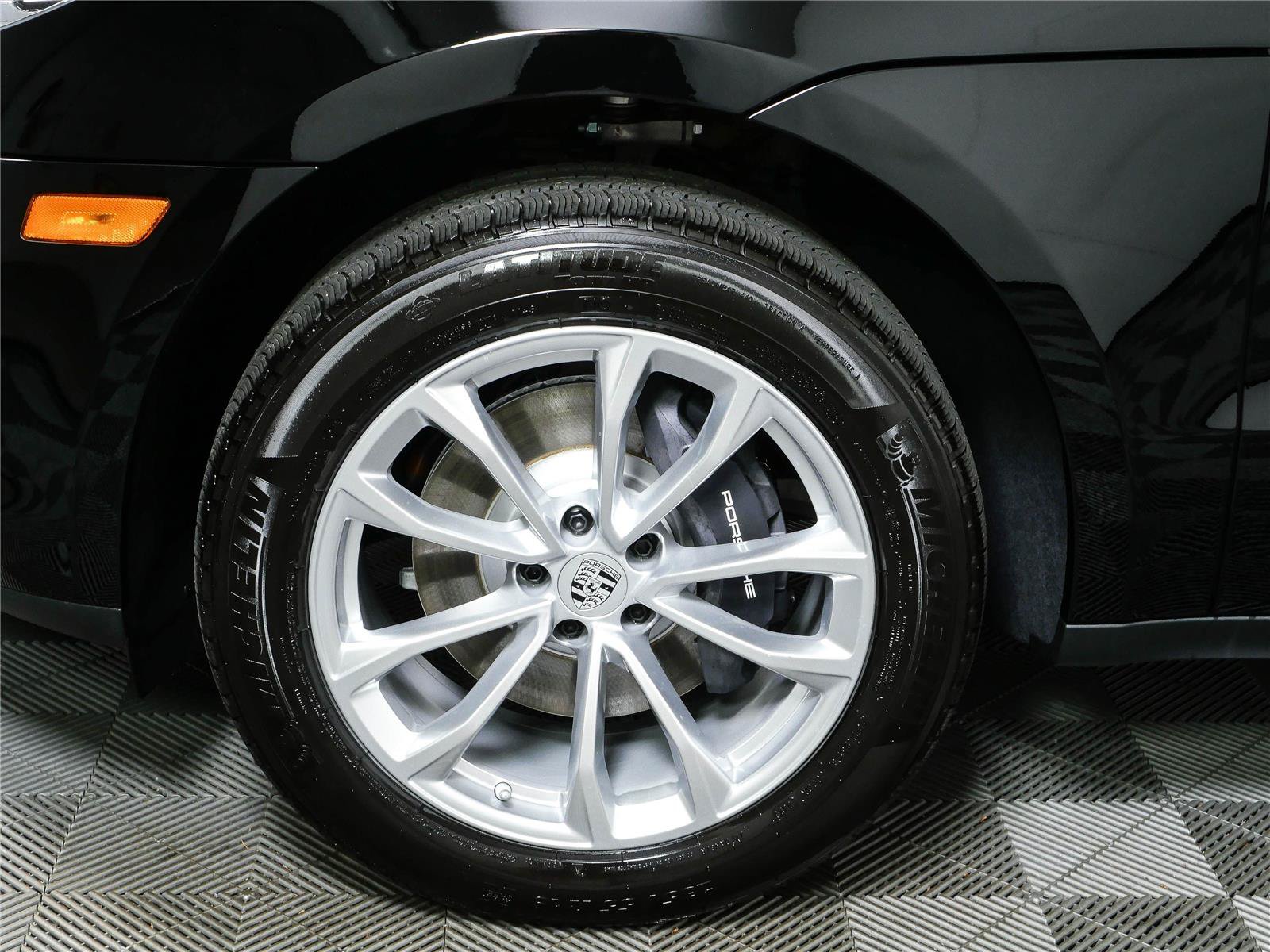 Certified 2026 Porsche Macan Turbo AWD/4WD image 40