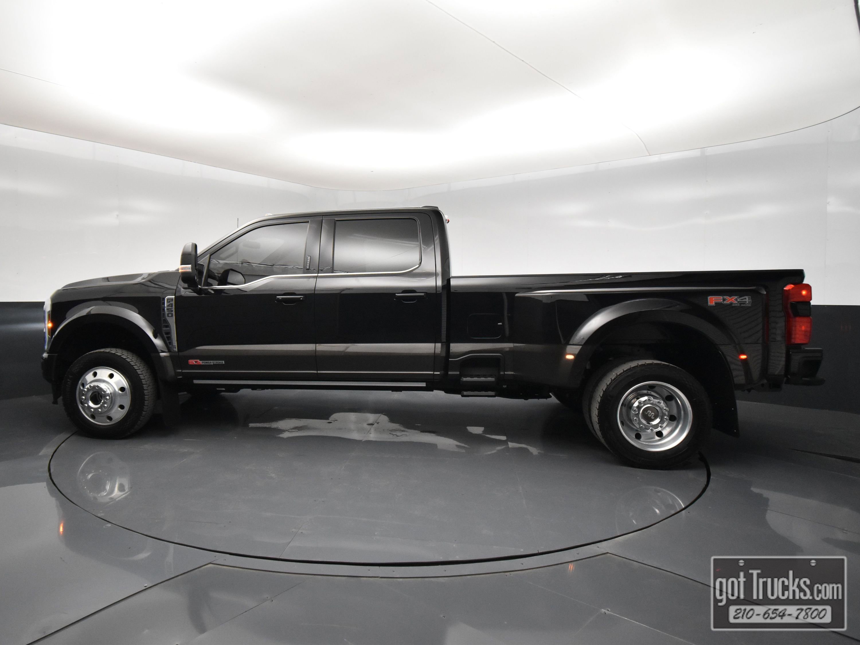 Used 2024 Ford F450 King Ranch w/ FX4 Off-Road Package image 3