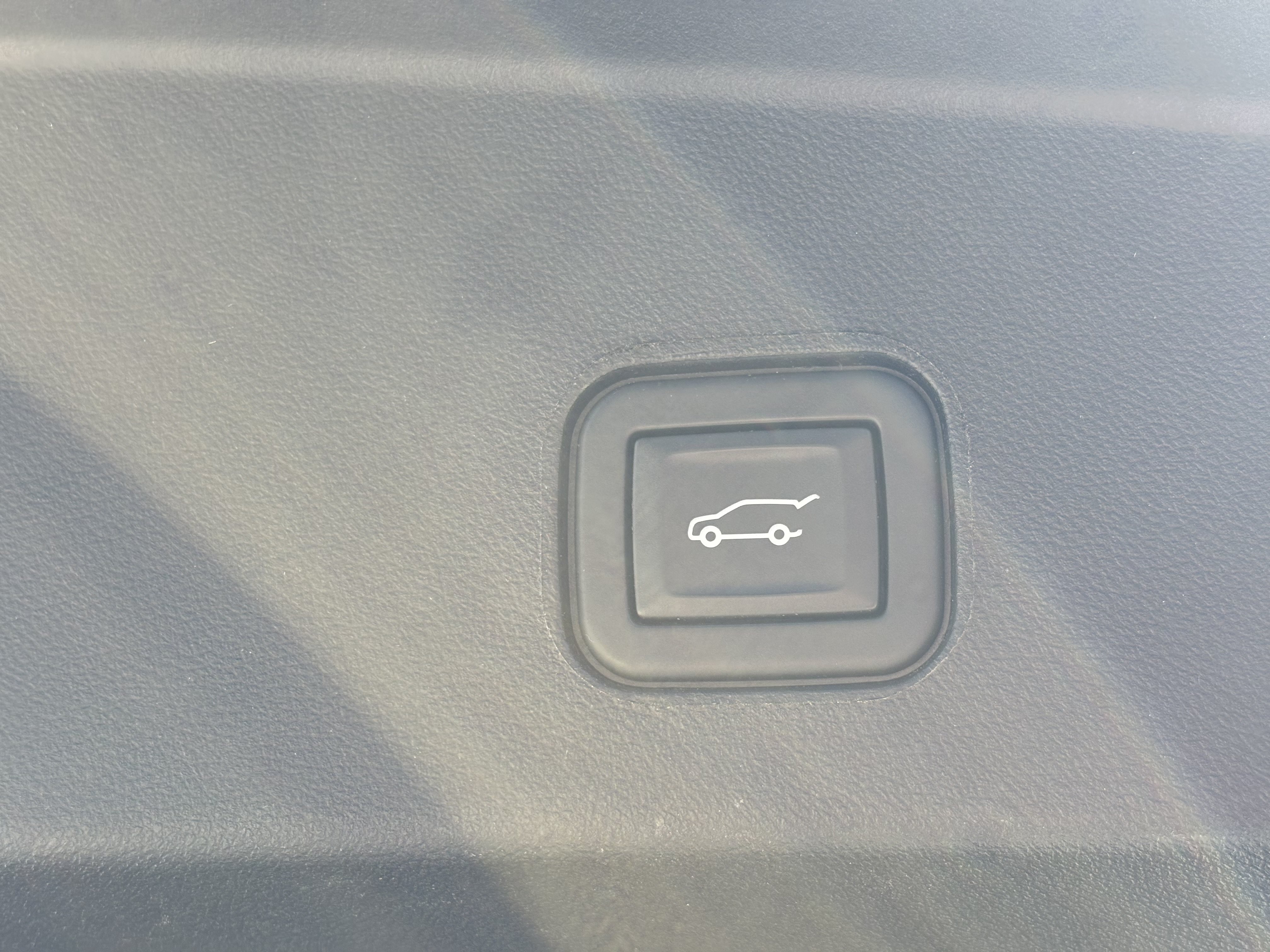 Certified 2024 Cadillac Lyriq Luxury RWD image 10