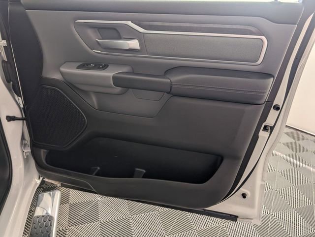 Used 2022 RAM 1500 Big Horn AWD/4WD image 32