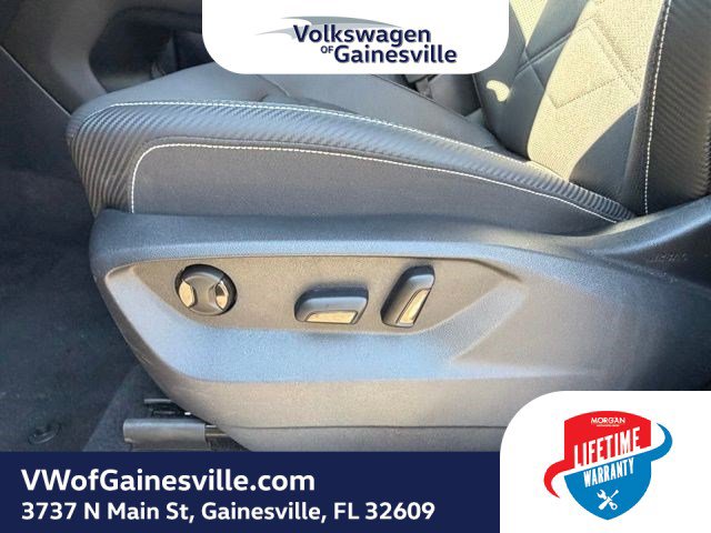 Used 2025 Volkswagen Atlas Cross Sport SE image 18