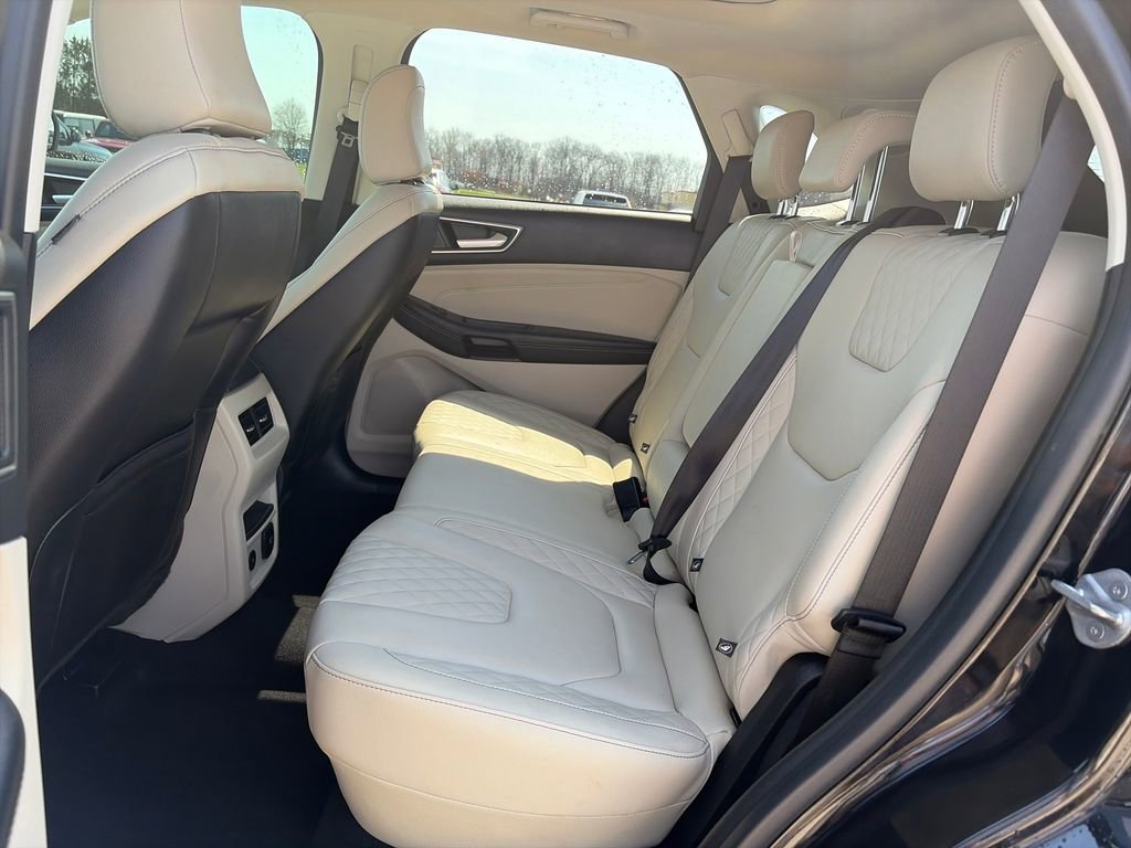 Used 2023 Ford Edge Titanium w/ Class II Trailer Tow Package AWD/4WD image 29