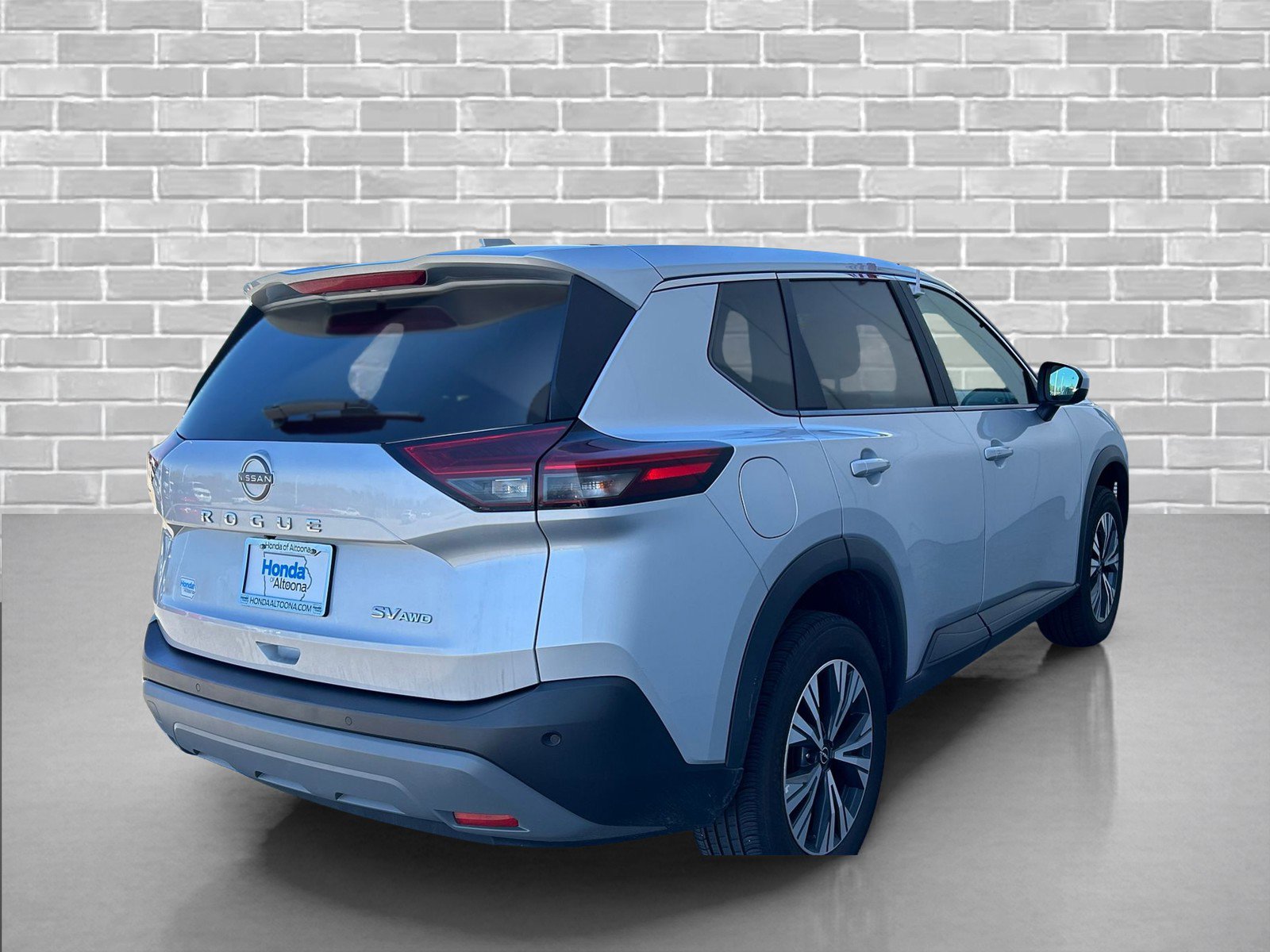 Used 2023 Nissan Rogue SV image 5