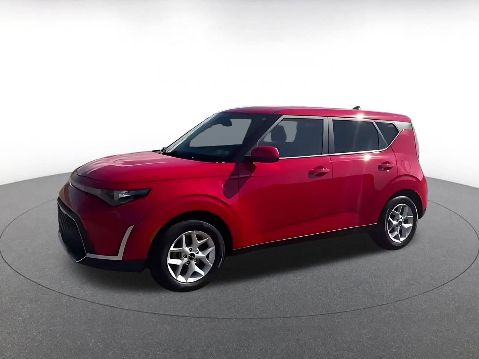 Used 2025 Kia Soul LX w/ LX Technology Package FWD image 4