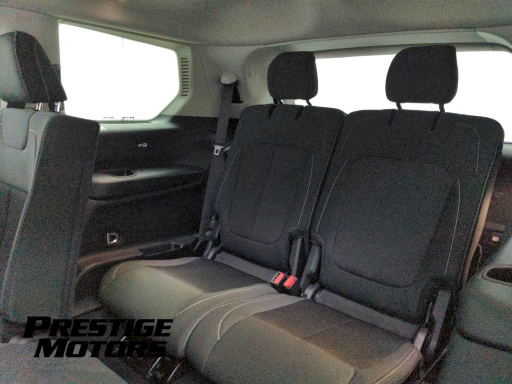 Used 2023 Jeep Grand Cherokee L Laredo w/ Luxury Tech Group I AWD/4WD image 24