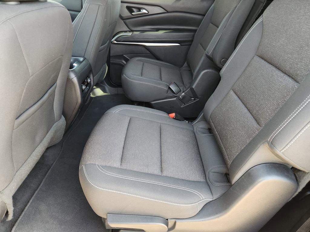 Used 2024 Chevrolet Traverse LT image 36
