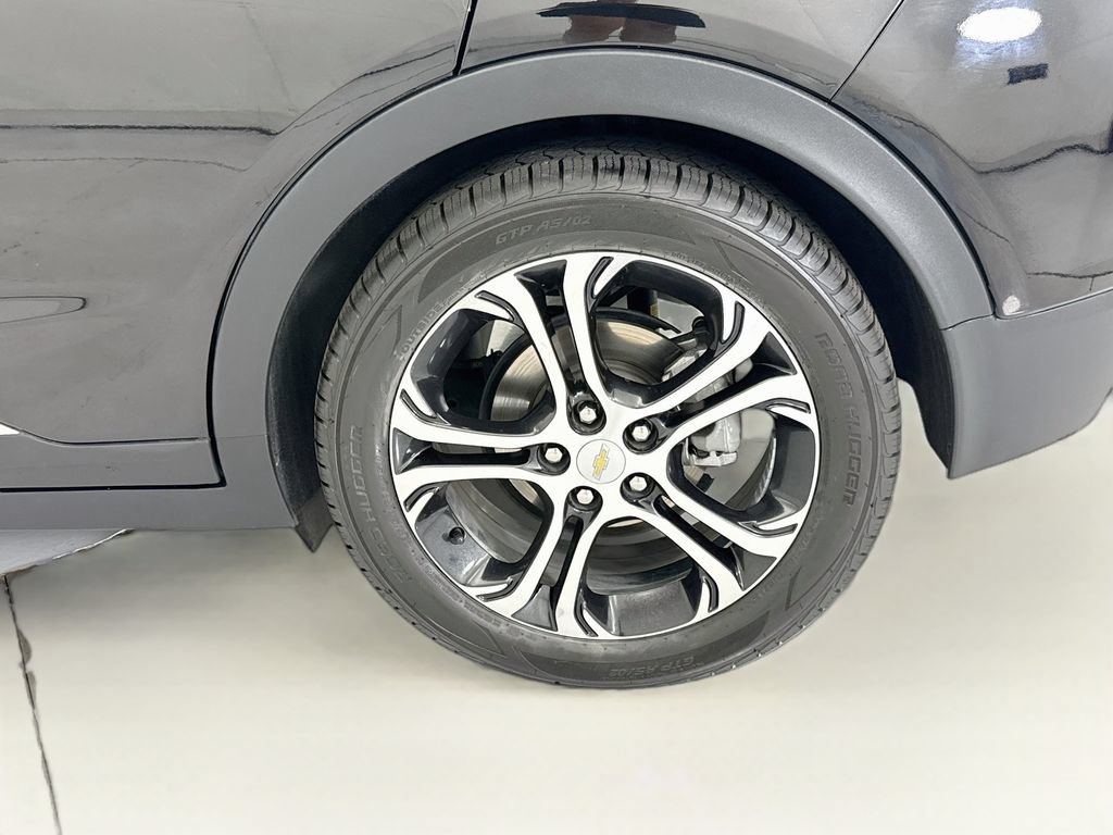 Used 2019 Chevrolet Bolt Premier w/ Infotainment Package FWD image 29