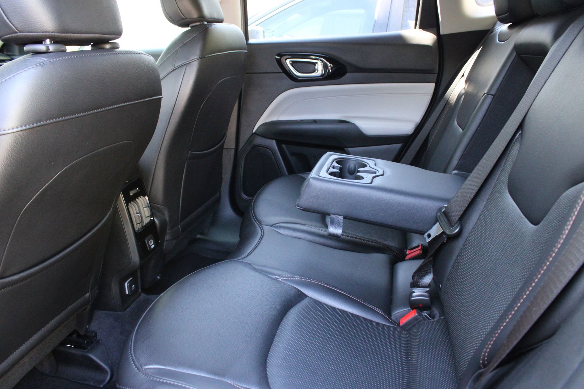 Used 2022 Jeep Compass Limited AWD/4WD image 20