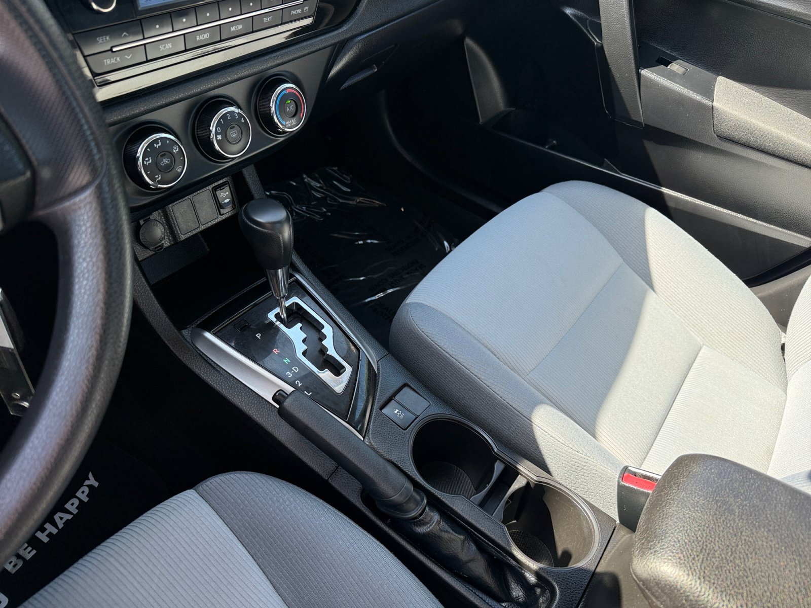 Used 2014 Toyota Corolla L FWD image 13