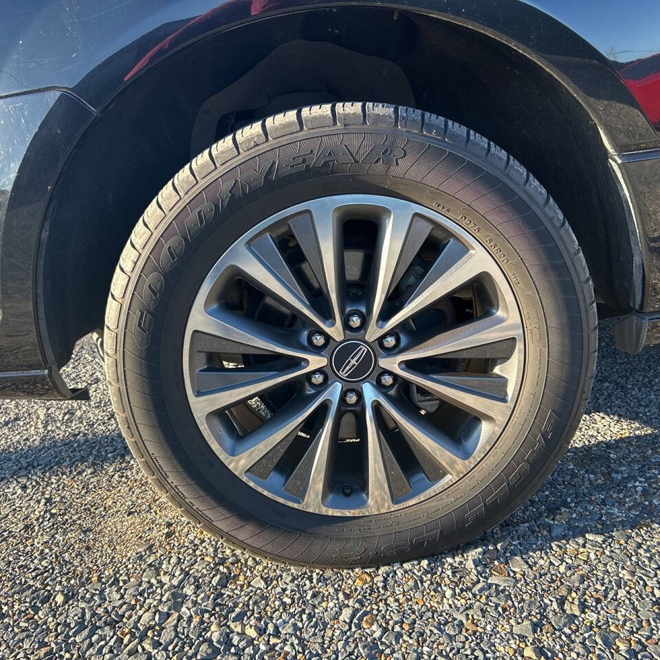 Used 2017 Lincoln Navigator L Select image 31