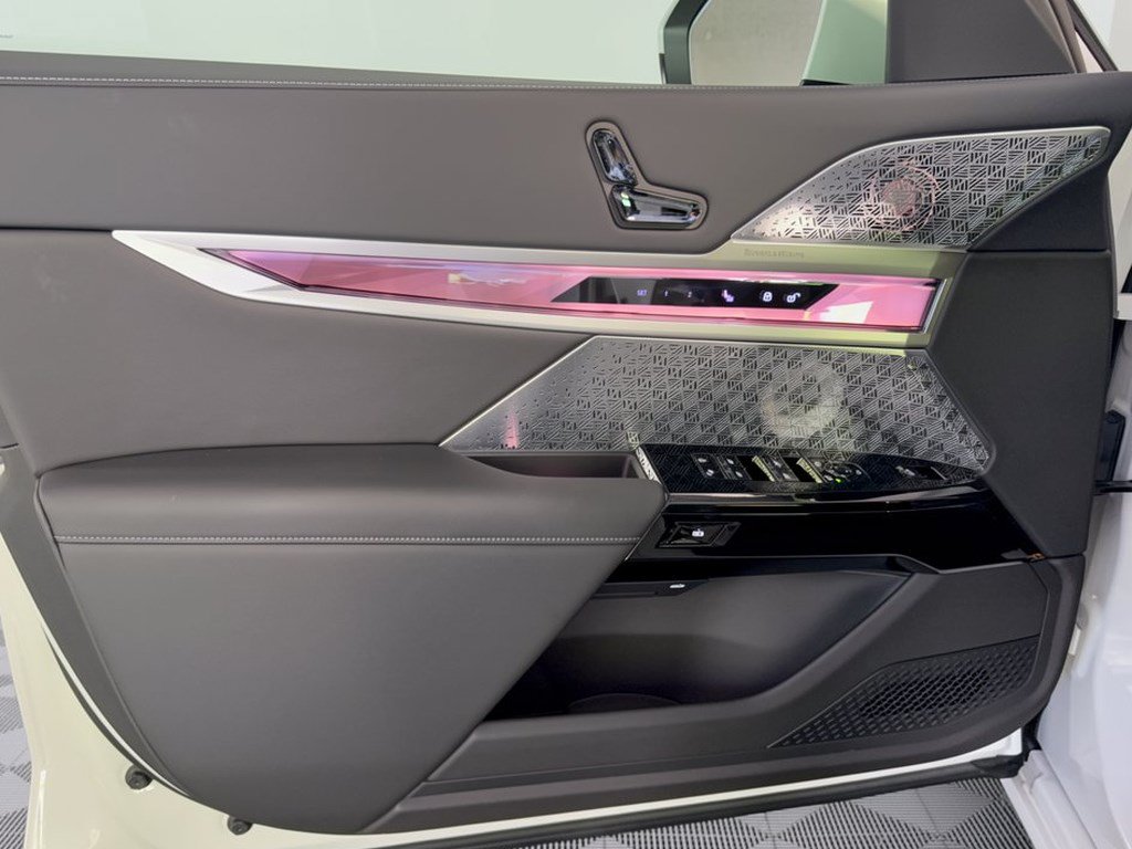 New 2026 BMW i7 xDrive60 AWD/4WD image 14