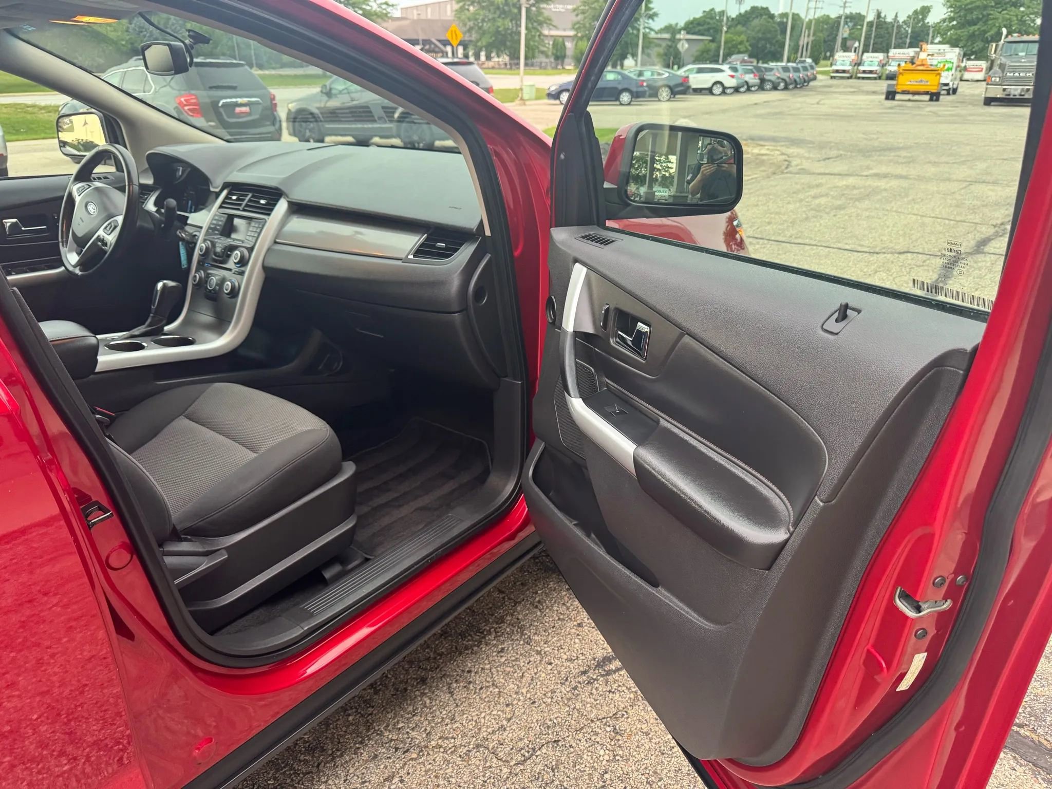 Used 2011 Ford Edge SEL image 14