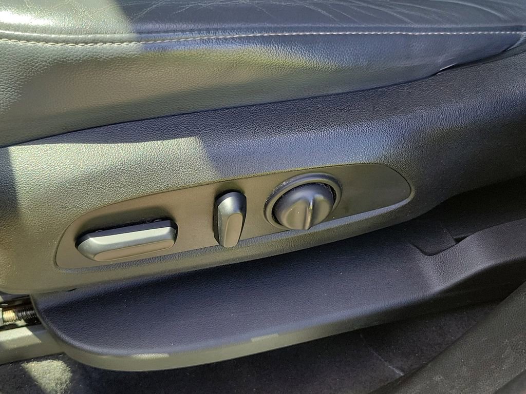 Used 2018 Chevrolet Traverse Premier w/ Driver Confidence II Package FWD image 25