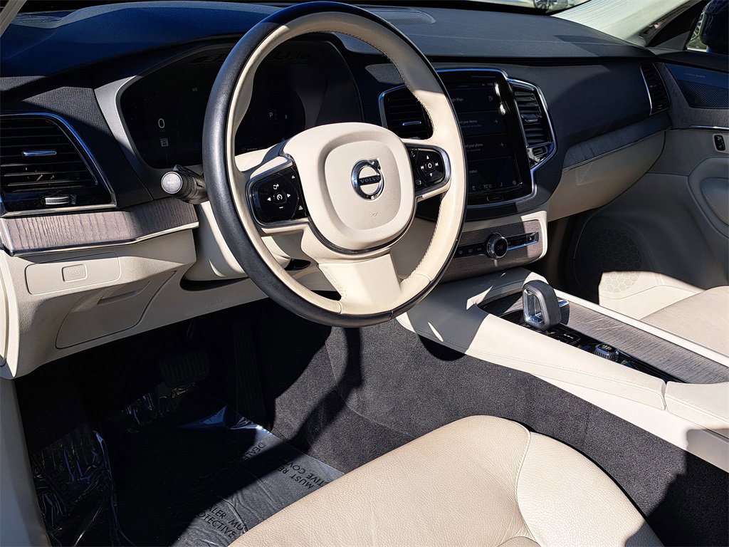 Used 2023 Volvo XC90 B6 Plus w/ Protection Package Premier image 5