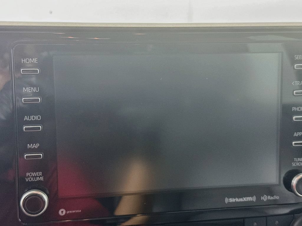 Used 2022 Toyota Highlander XLE FWD image 13