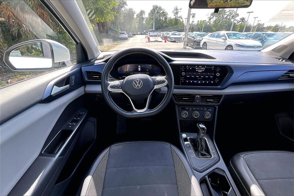 Certified 2022 Volkswagen Taos SE image 19