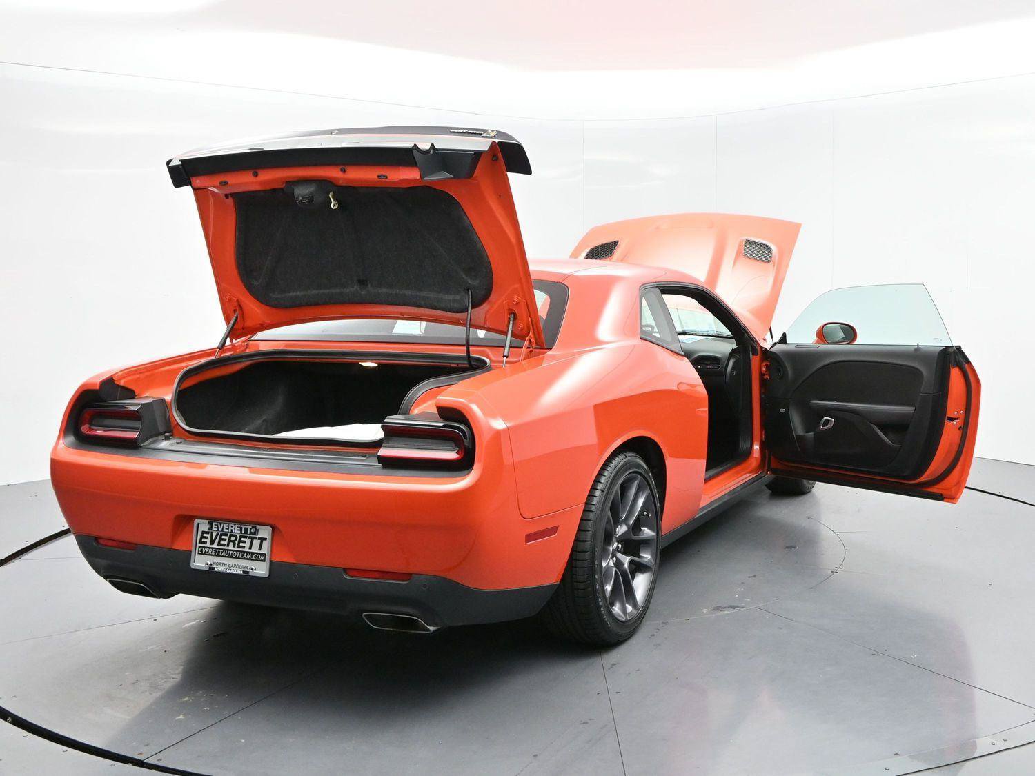Used 2022 Dodge Challenger R/T Scat Pack RWD image 40